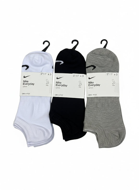 Nike Everyday Lightweight Ankle Socks (3-Pack) – Multi-Color
